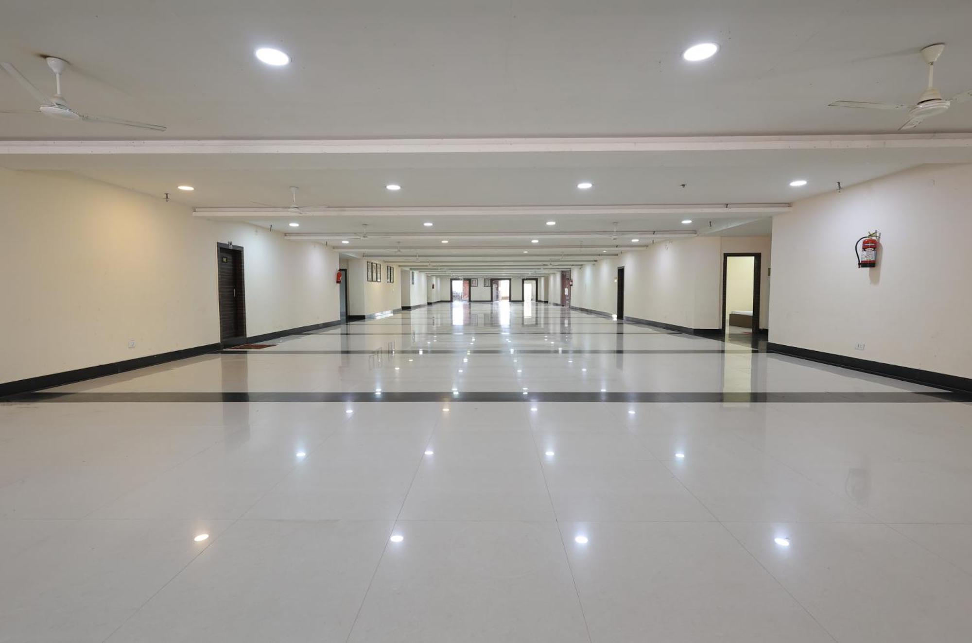 Maryada Maitri Resort -100 Rooms & 3 Banquets Сіліґурі Екстер'єр фото