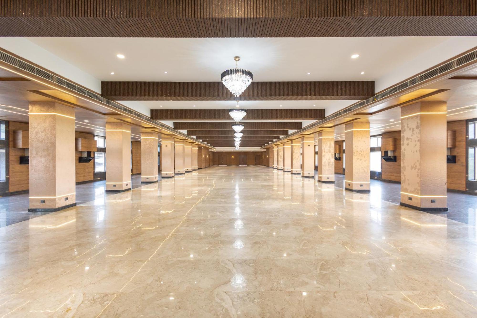 Maryada Maitri Resort -100 Rooms & 3 Banquets Сіліґурі Екстер'єр фото